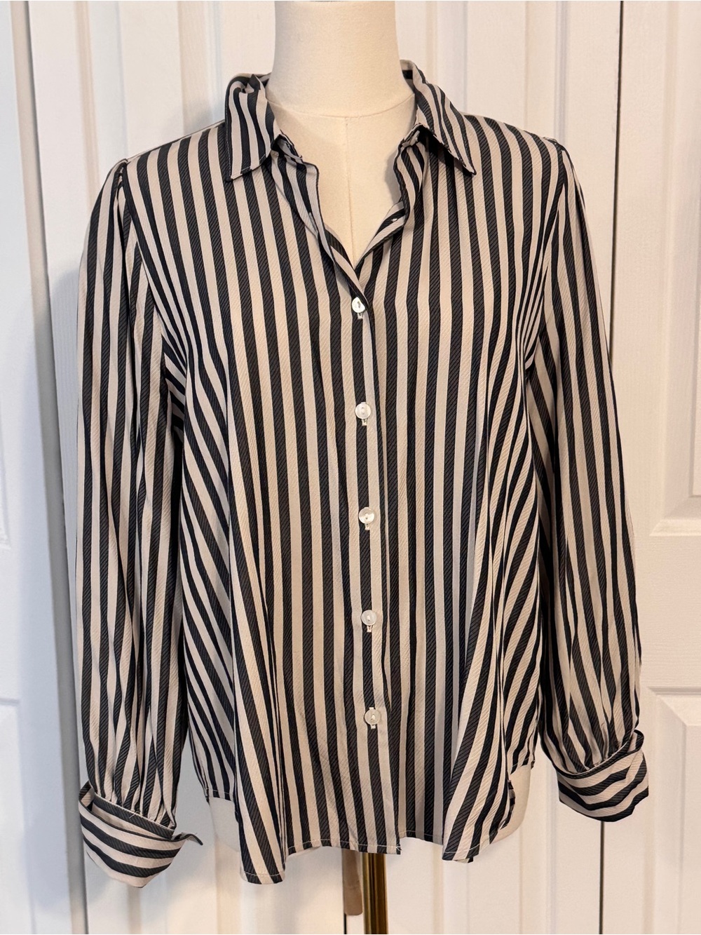 Ann Taylor Striped Button-Down Blouse top shirt Black & Cream size small